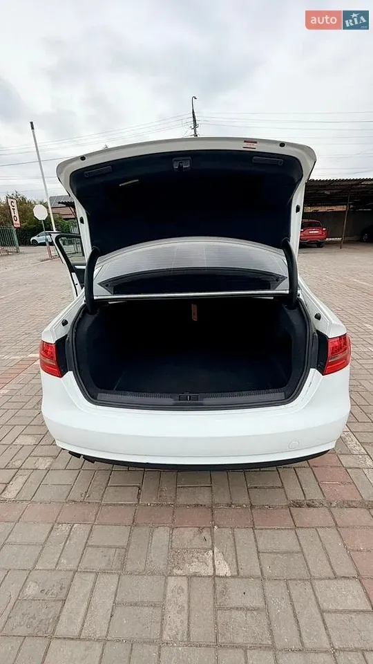 Audi A4 2013 photo 4
