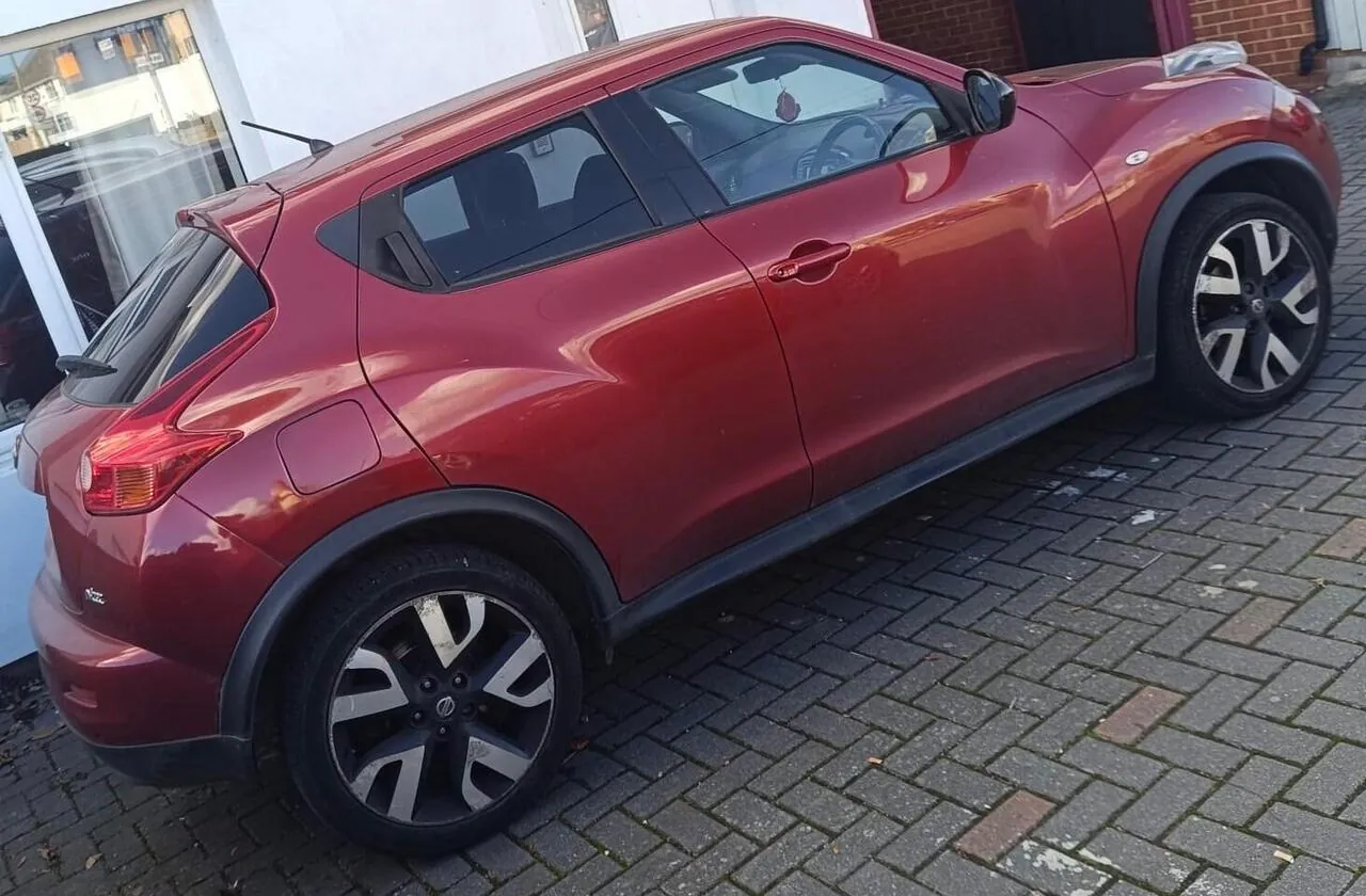 Nissan Juke 2013 photo 2