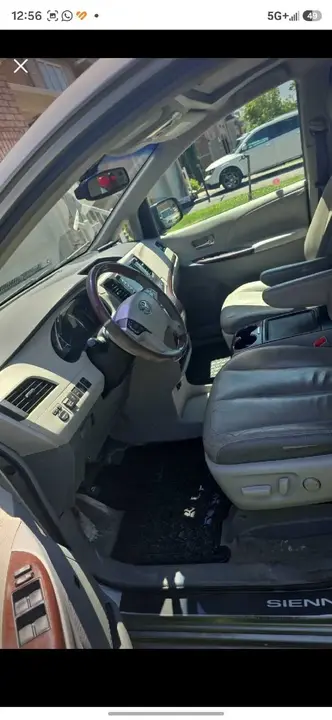 Toyota Sienna 2013 photo 2