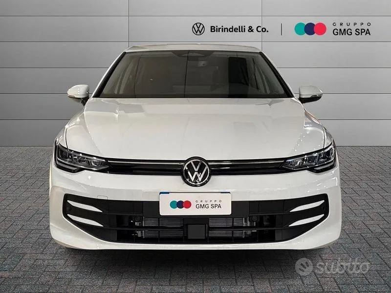Volkswagen Golf 2026 photo 2