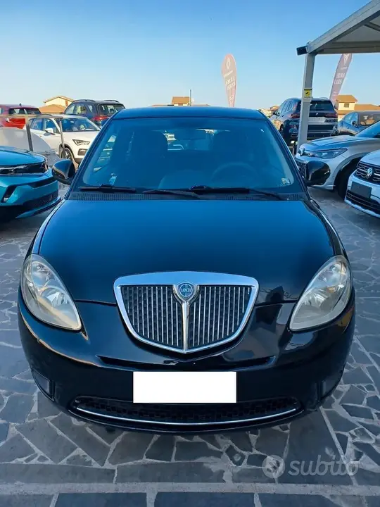 Lancia Ypsilon 2010 photo 2