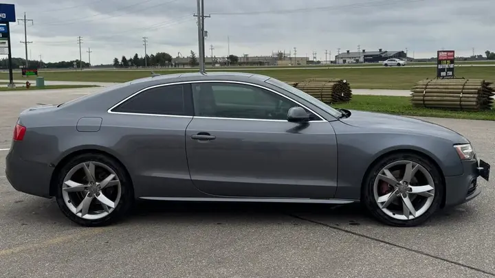 Audi A5 2013 photo 2