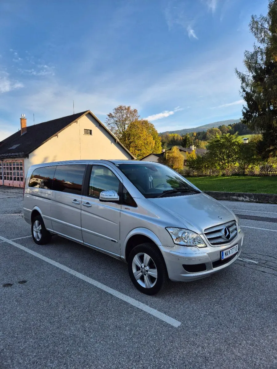 Mercedes-Benz Viano 2011 photo 2