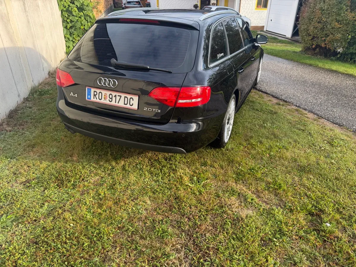 Audi A4 2009 photo 2