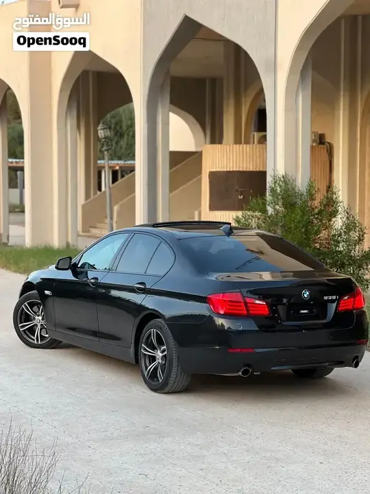 BMW 5 Series 2012 photo 2