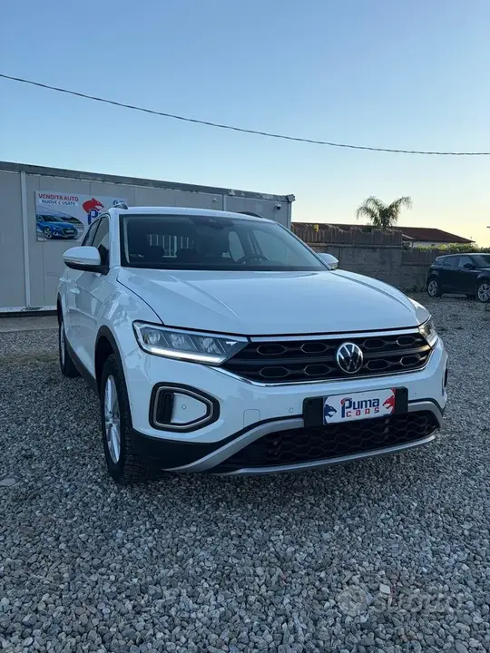 Volkswagen T-Roc 2023 photo 3