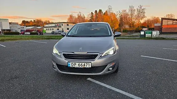 Peugeot 308 2015 photo 2