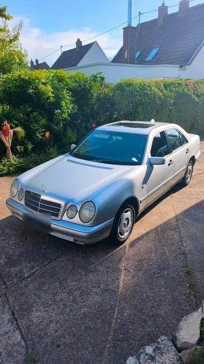 Mercedes-Benz E 240 W210
