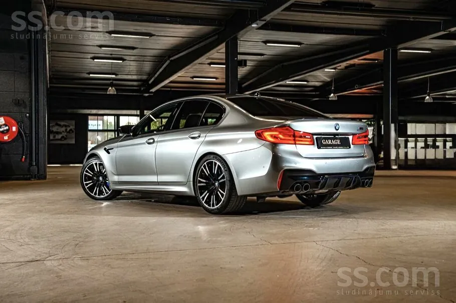 BMW M5 2018 photo 2