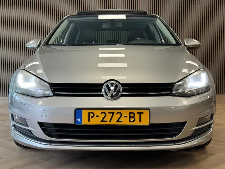 Volkswagen Golf 2013 photo 2