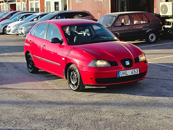 Seat Ibiza 2003 photo 2