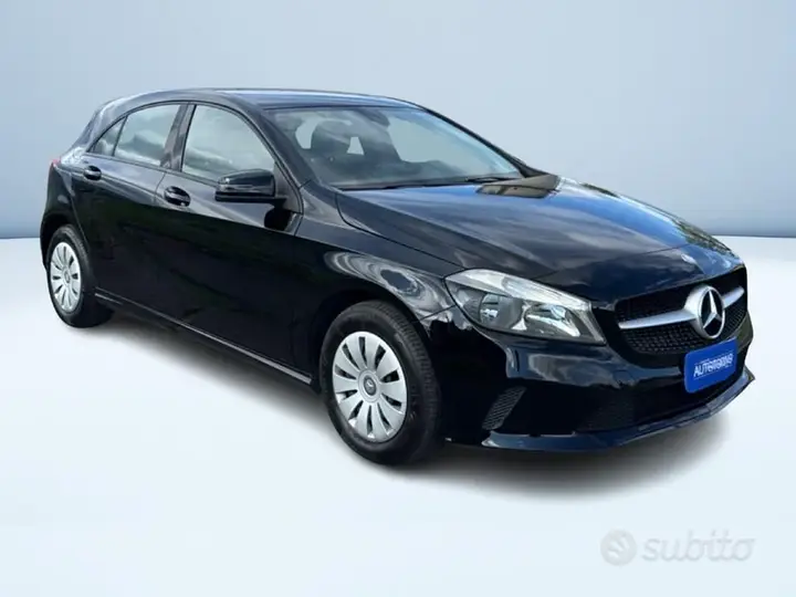 Mercedes-Benz A 2016 photo 2