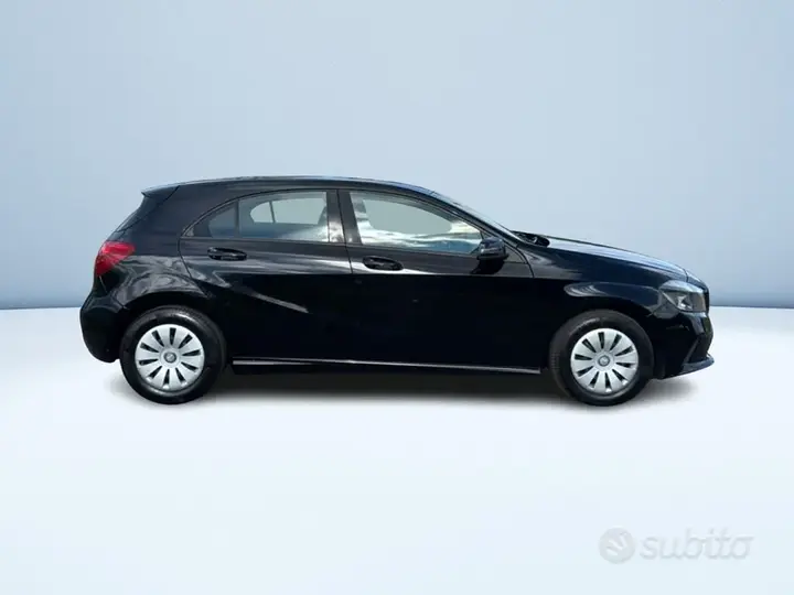Mercedes-Benz A 2016 photo 3