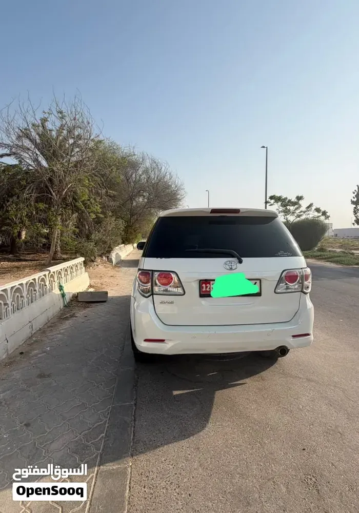 Toyota Fortuner 2013 photo 4