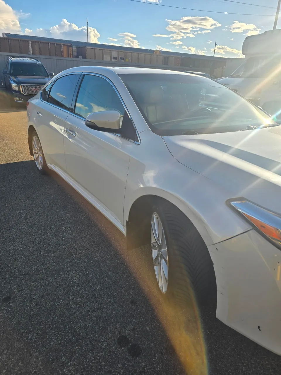 Toyota Avalon 2013 photo 2