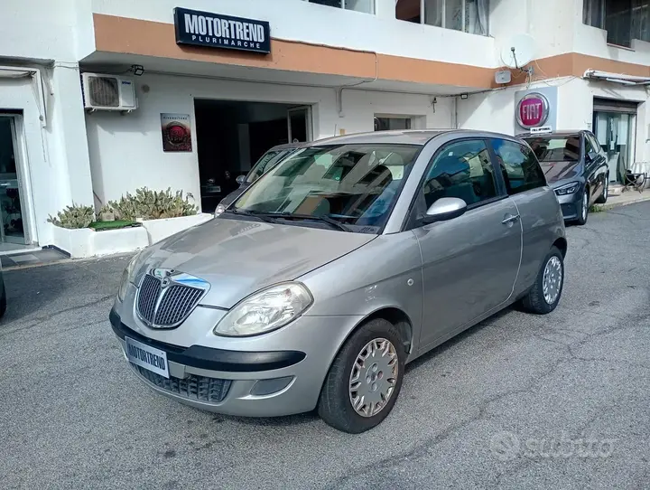 Lancia Ypsilon
