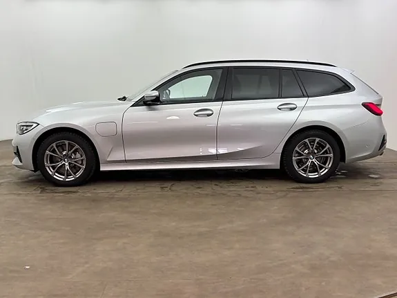 BMW 330E 2021 photo 3