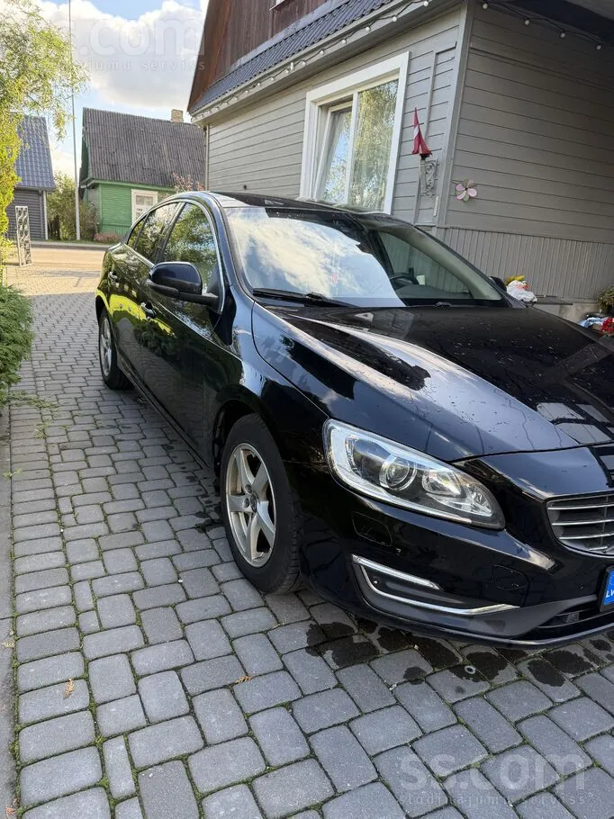 Volvo S60 2015 photo 4