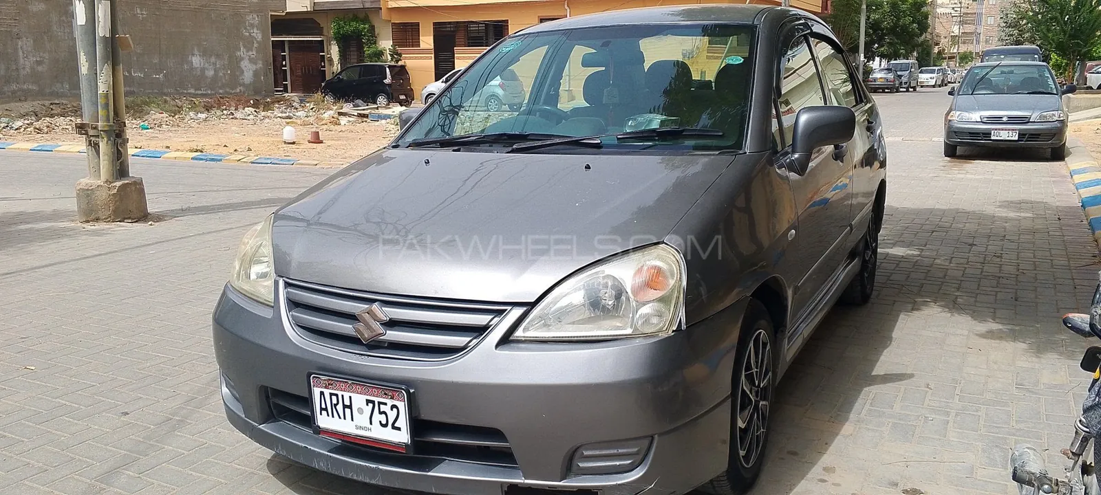 Suzuki Liana