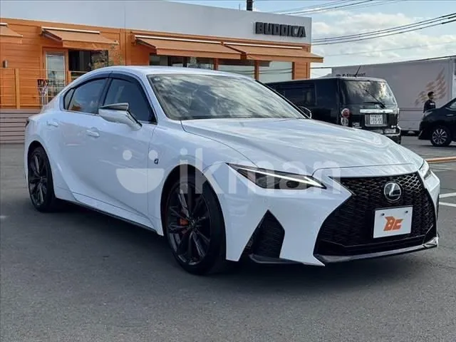 Lexus Is 300H 2026 photo 3