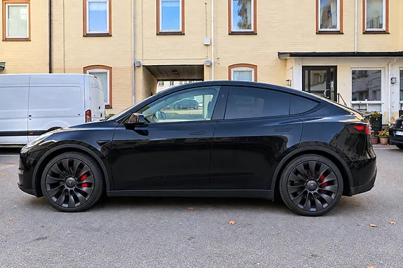 Tesla Model Y 2022 photo 2