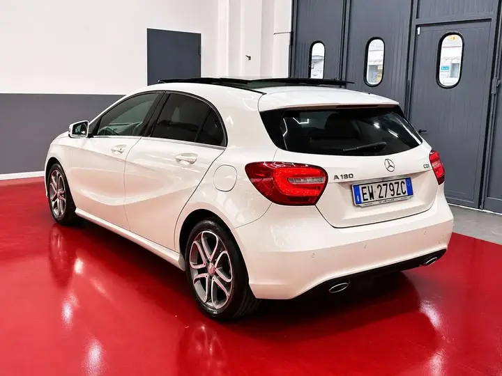 Mercedes-Benz A 180 2014 photo 5