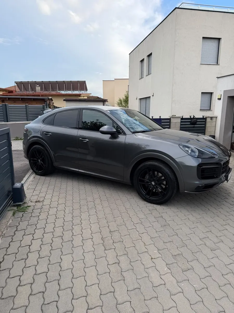 Porsche Cayenne 2019 photo 2