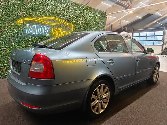 Skoda Octavia 2010 photo 4