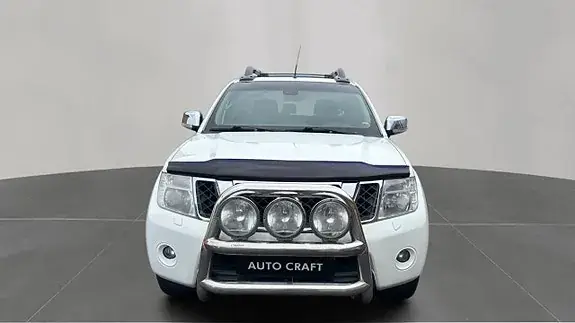 Nissan Navara 2012 photo 2