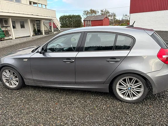 BMW 116D 2009 photo 3