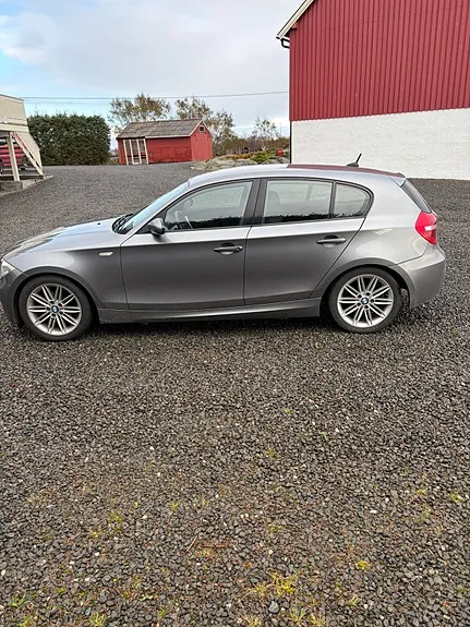 BMW 116D 2009 photo 2