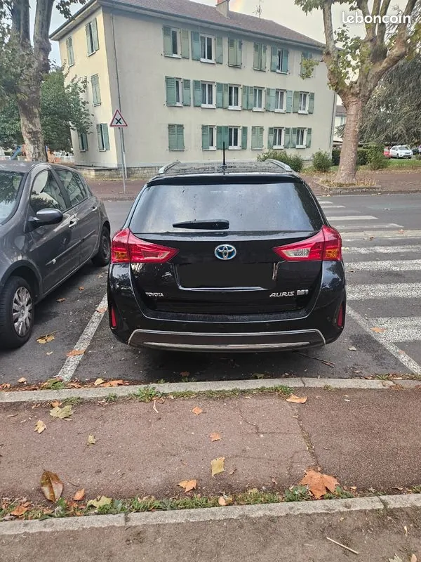 Toyota Auris 2015 photo 2