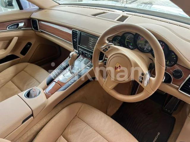 Porsche Panamera 2013 photo 5