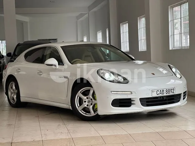 Porsche Panamera 2013 photo 2