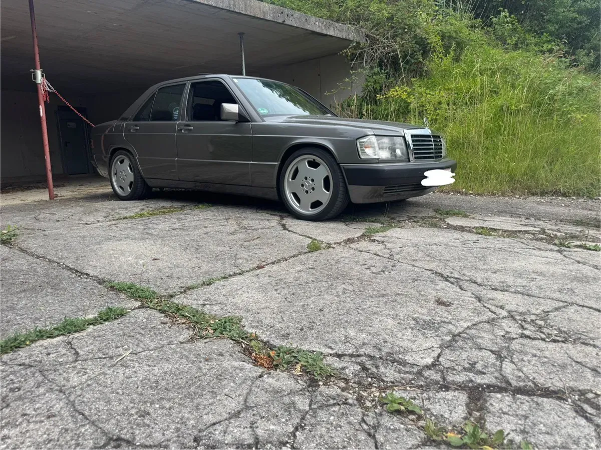 Mercedes-Benz 190