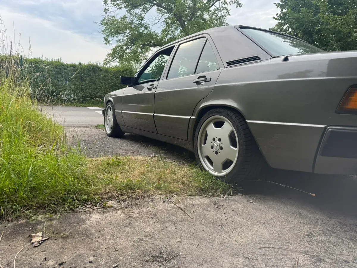 Mercedes-Benz 190 1989 photo 3