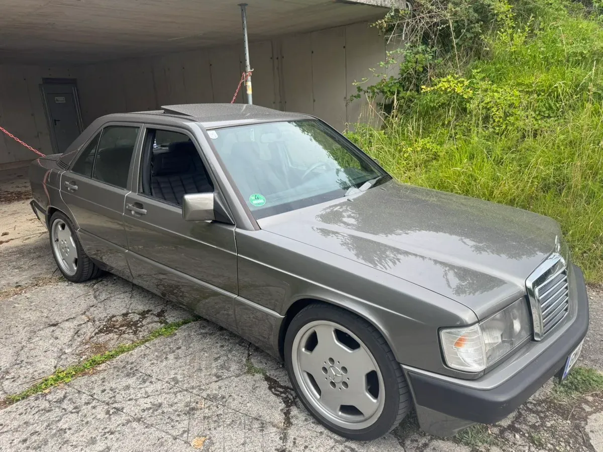 Mercedes-Benz 190 1989 photo 2
