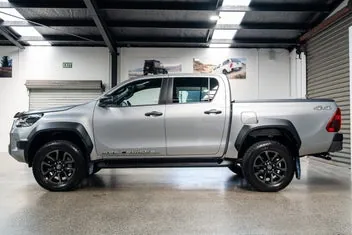 Toyota Hilux 2023 photo 4