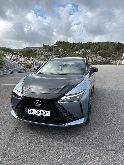 Lexus Rz450E 2024 photo 2