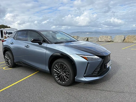 Lexus Rz450E 2024 photo 3