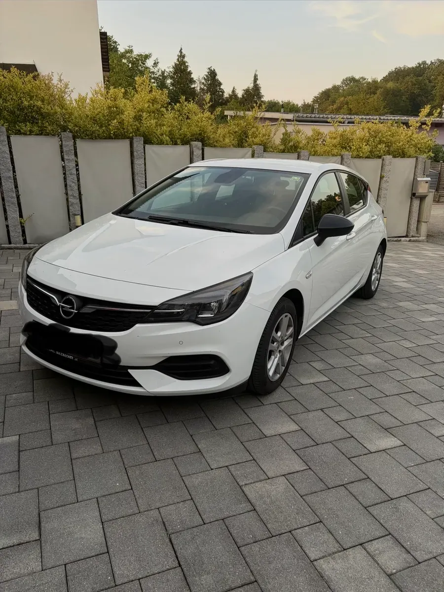 Opel Astra 2021 photo 2