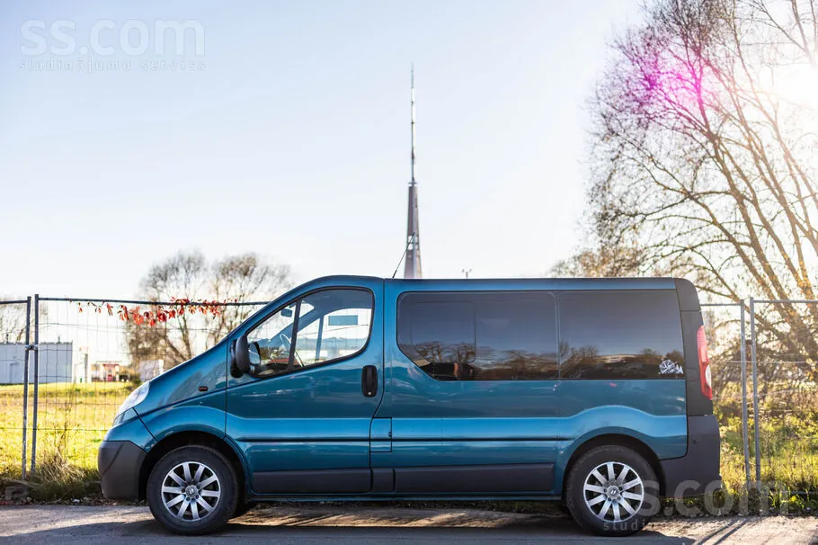 Opel Vivaro 2008 photo 4