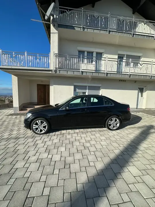 Mercedes-Benz C-Class 2009 photo 2