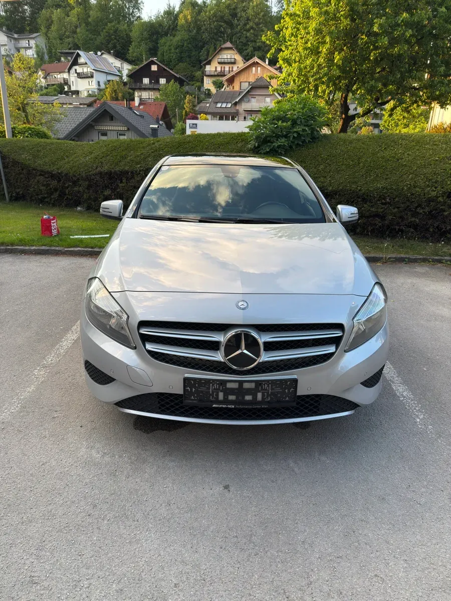 Mercedes-Benz A-Class 2013 photo 3