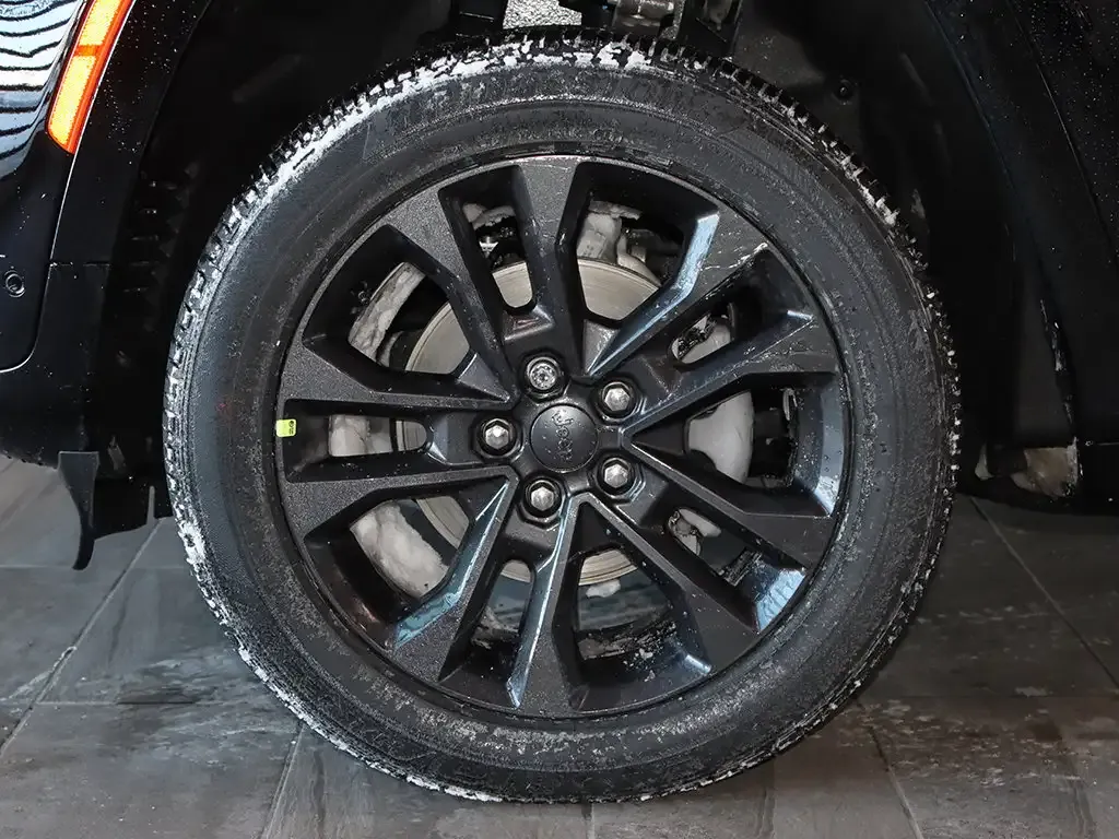 Jeep Grand Cherokee 2026 photo 4