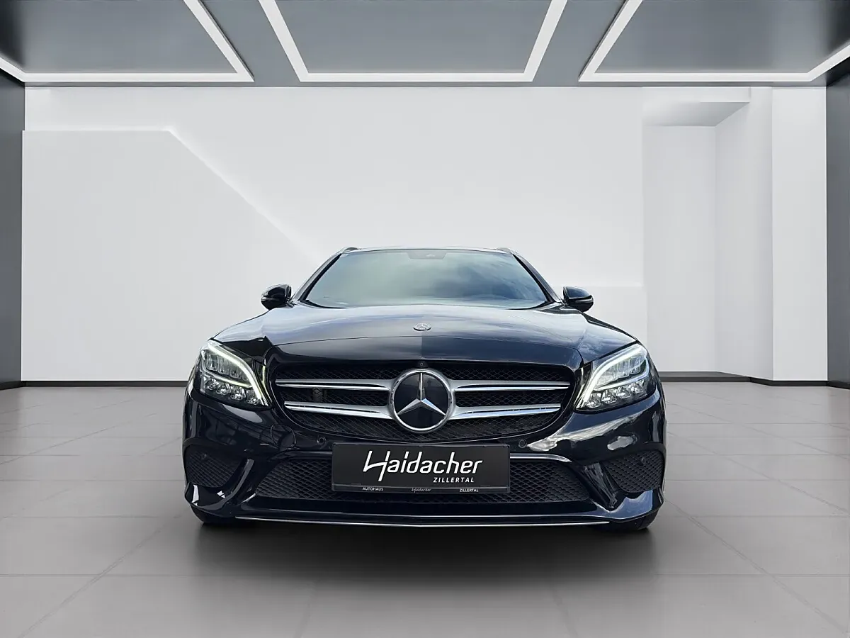 Mercedes-Benz C-Class 2018 photo 3