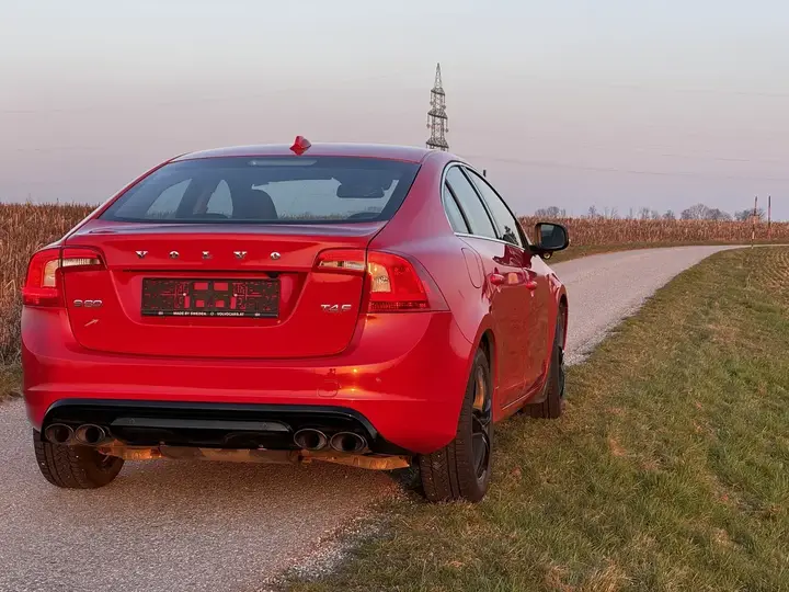 Volvo S60 2011 photo 3