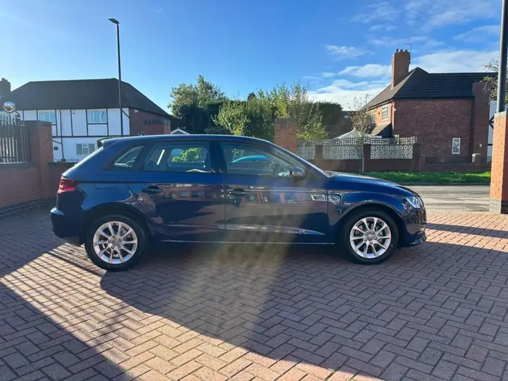 Audi A3 2015 photo 3