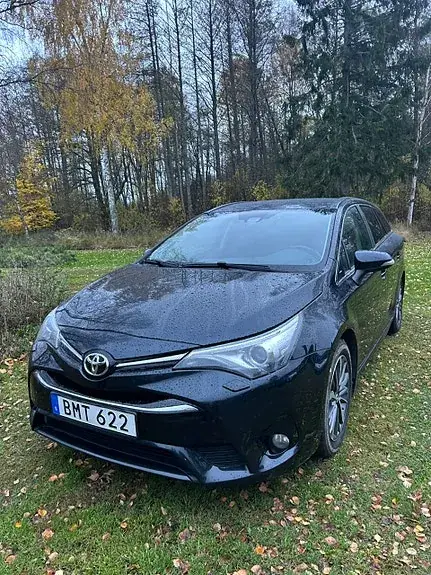 Toyota Avensis 2016 photo 2