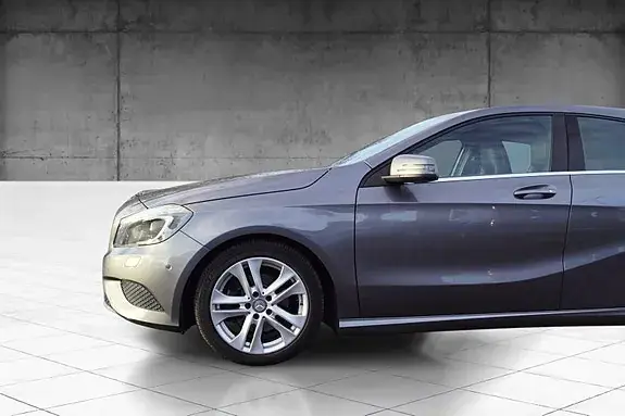 Mercedes-Benz A 180 2015 photo 4